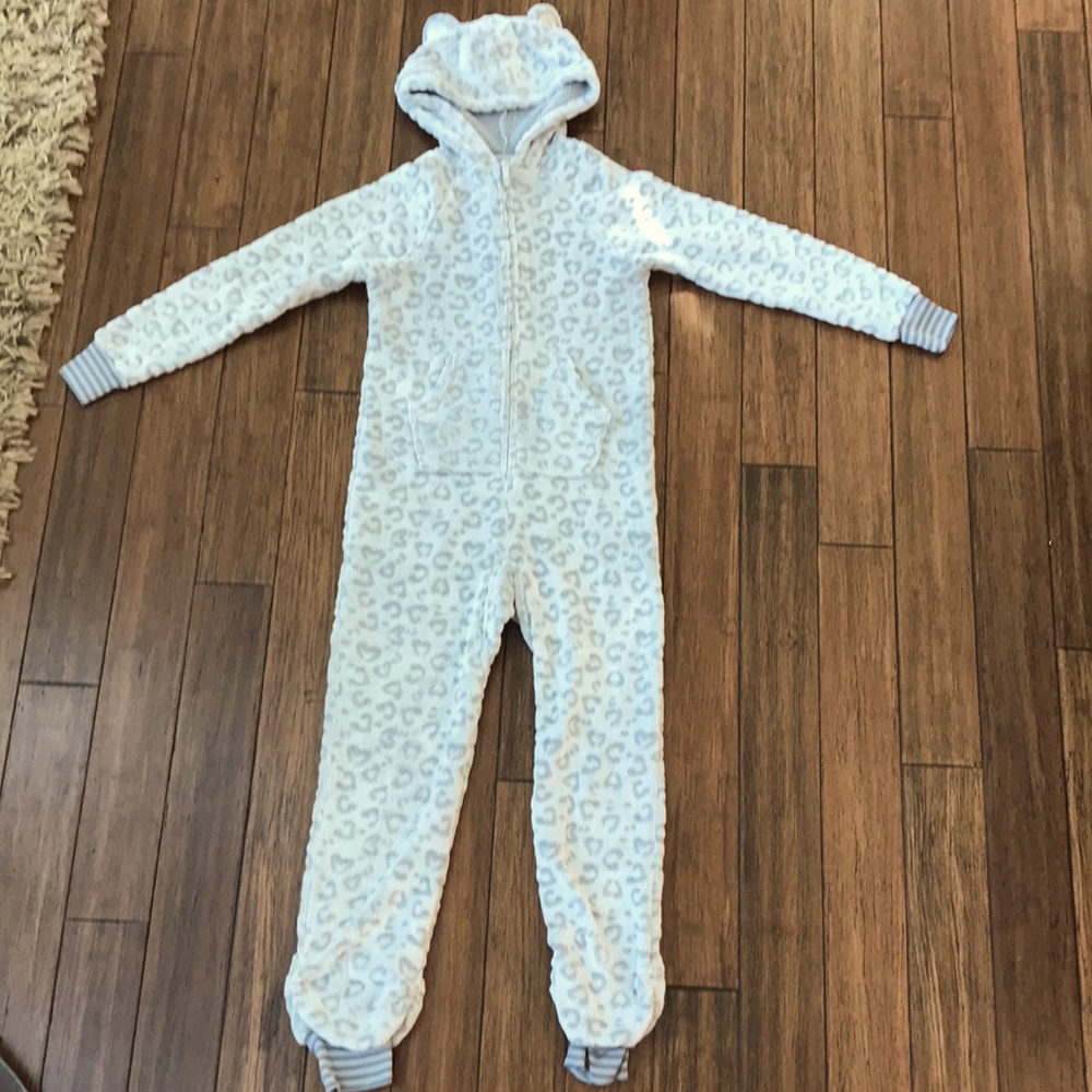 Super comfy and super cute wengie. (Pj) brand new